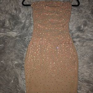 ✦ WINDSOR NUDE STRAPLESS DRESS ✦